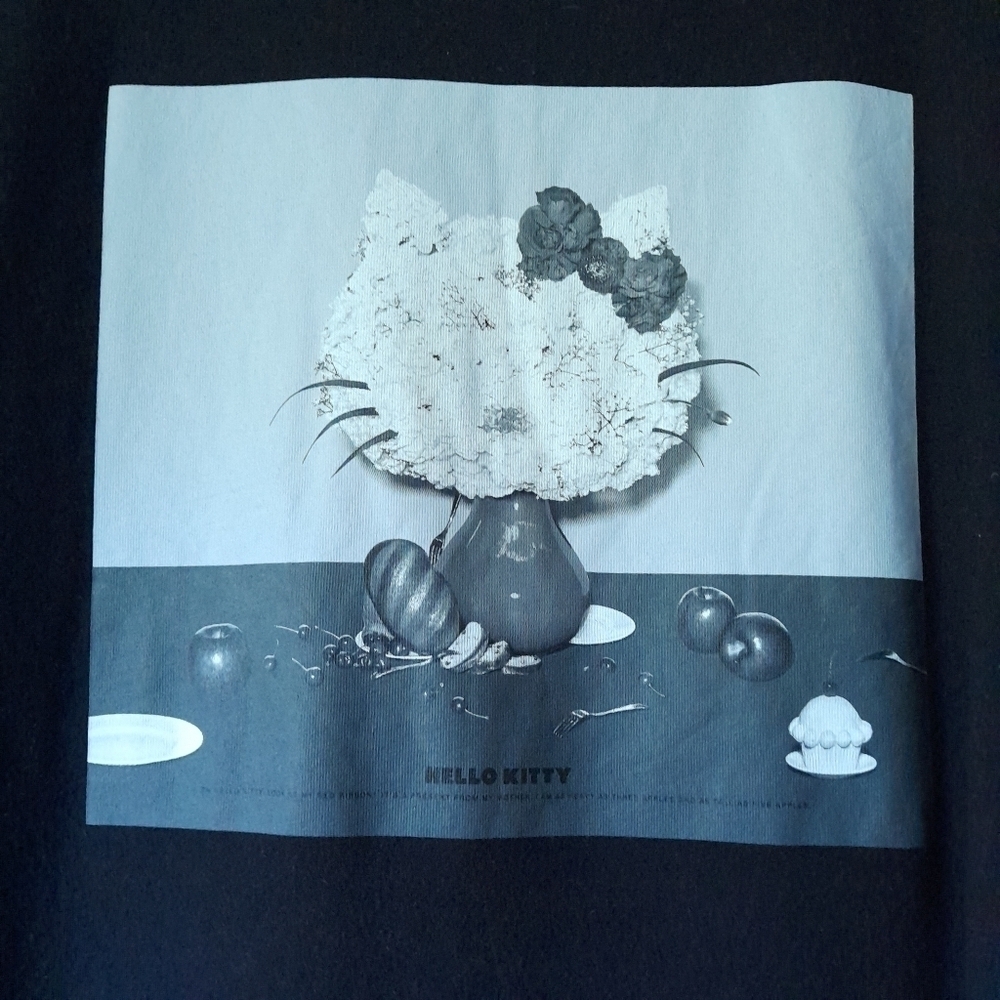 Hello Kitty Uniqlo UT Yuni Yoshida T-Market T-Shirt Medium Black - Picture 11 of 11